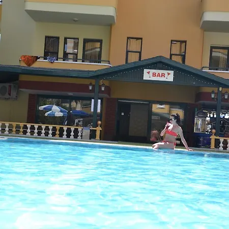 Gold Twins Family Hotel 3*